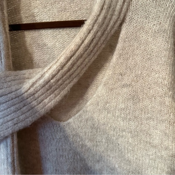 Zara Sweater with Scarf and Asymmetrical Neckline size L - Picture 11 of 13